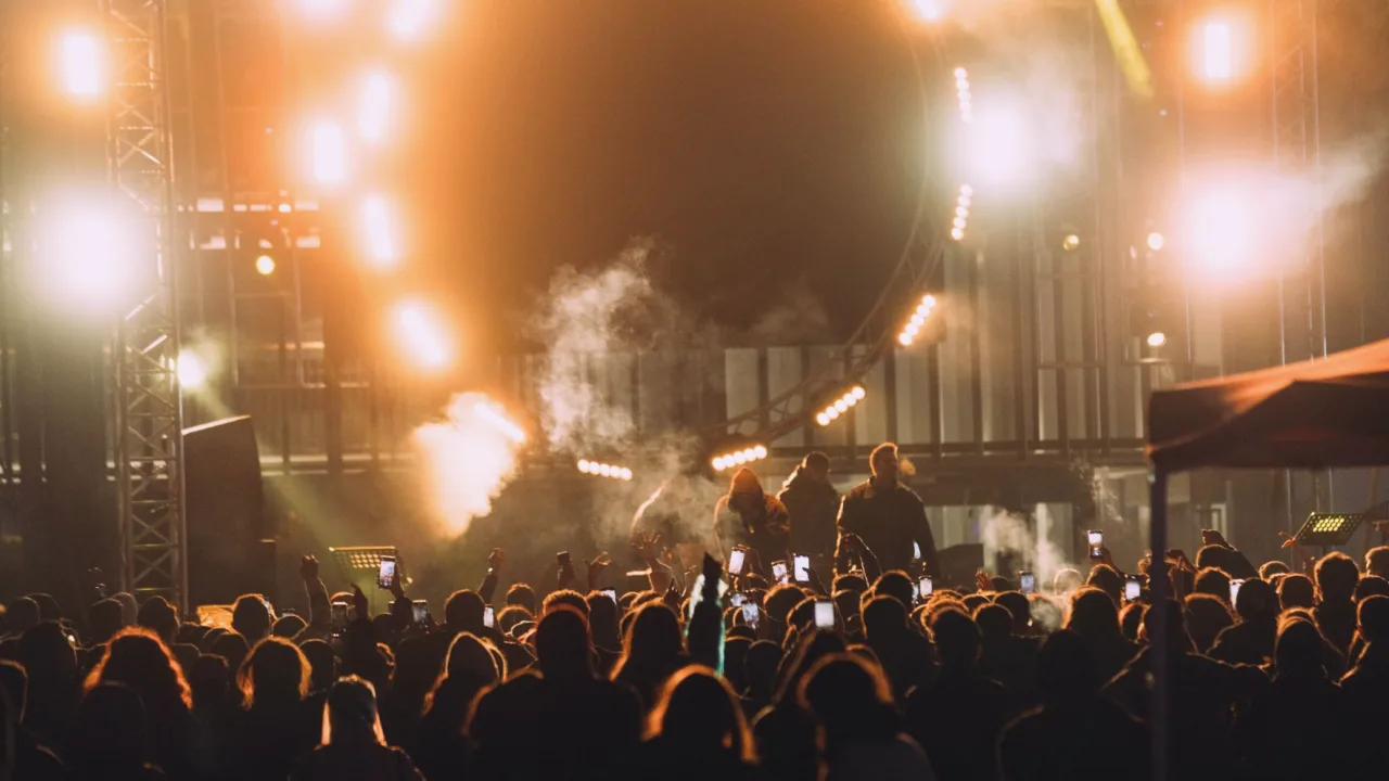 Lær å fotografere konserter, utstillinger og mennesker på scenen